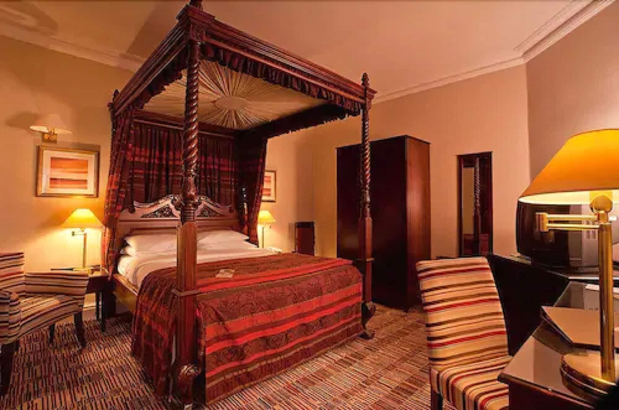 Old Swan Hotel Харрогейт Экстерьер фото