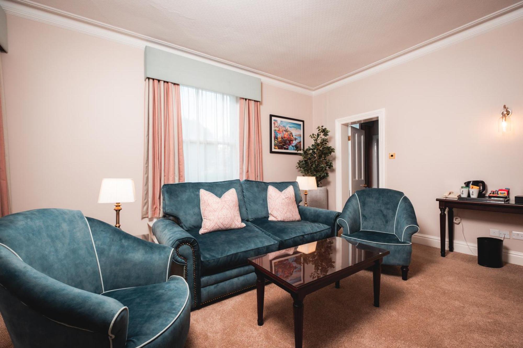 Old Swan Hotel Харрогейт Экстерьер фото