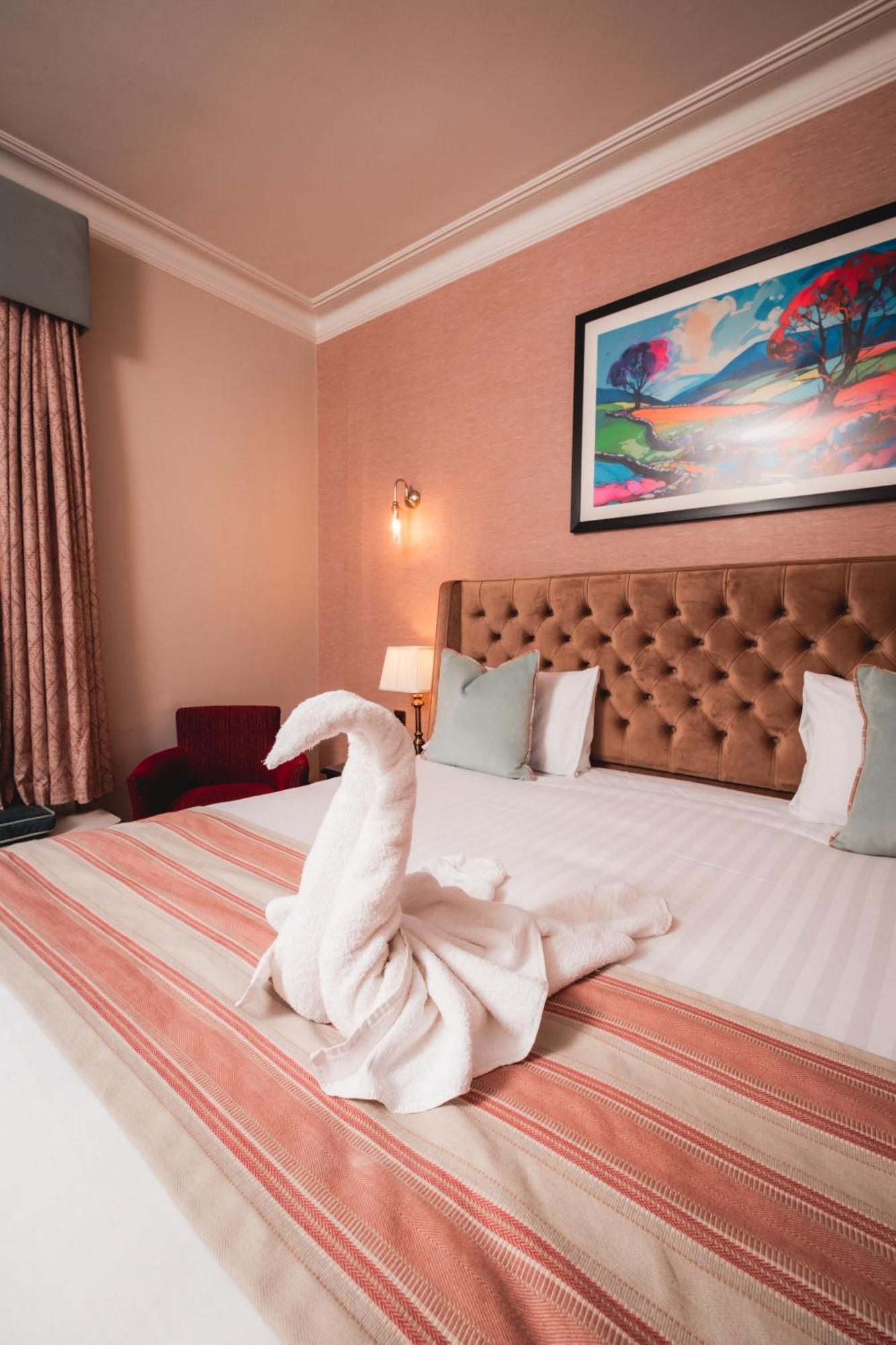 Old Swan Hotel Харрогейт Экстерьер фото