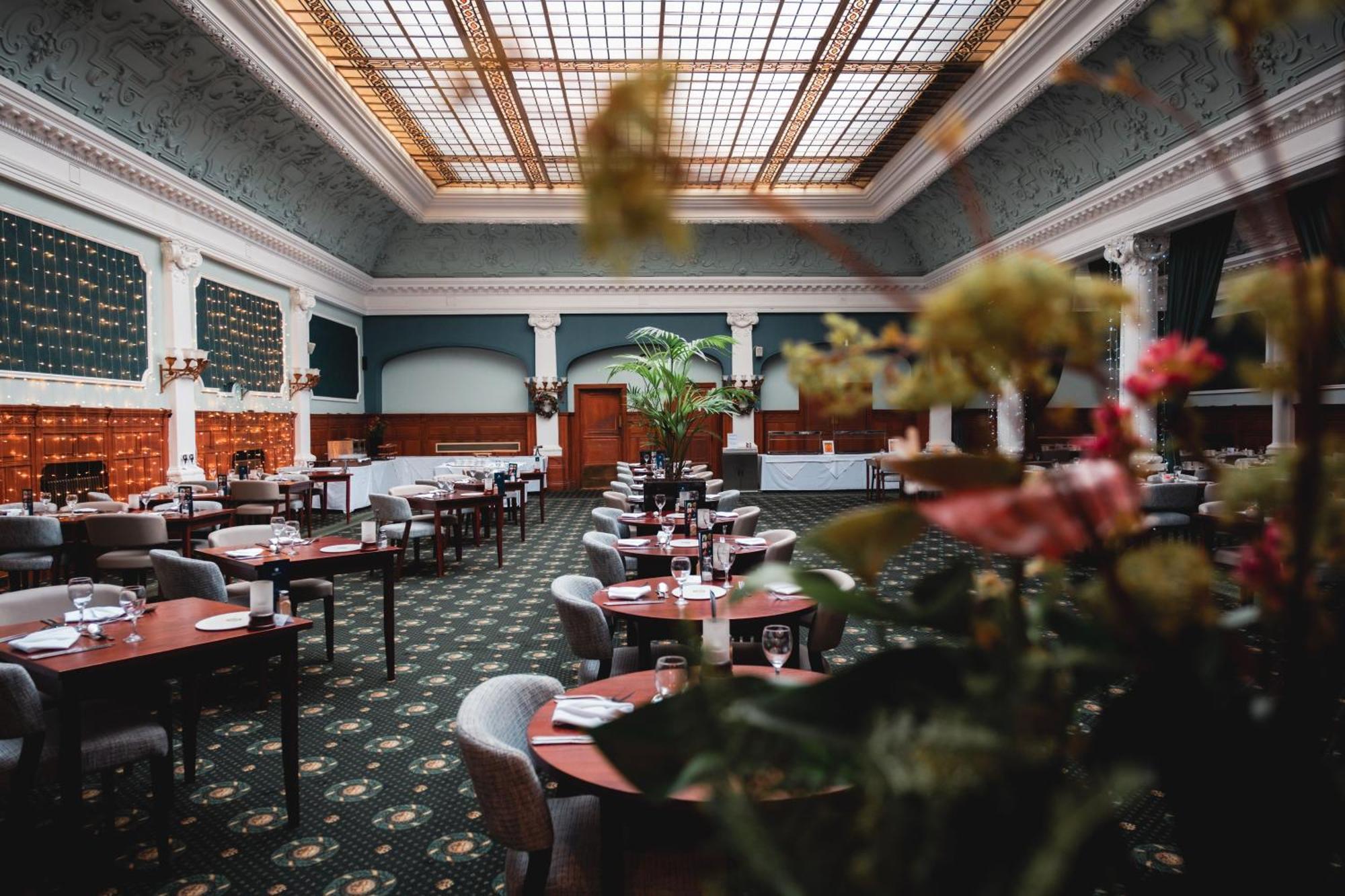 Old Swan Hotel Харрогейт Экстерьер фото